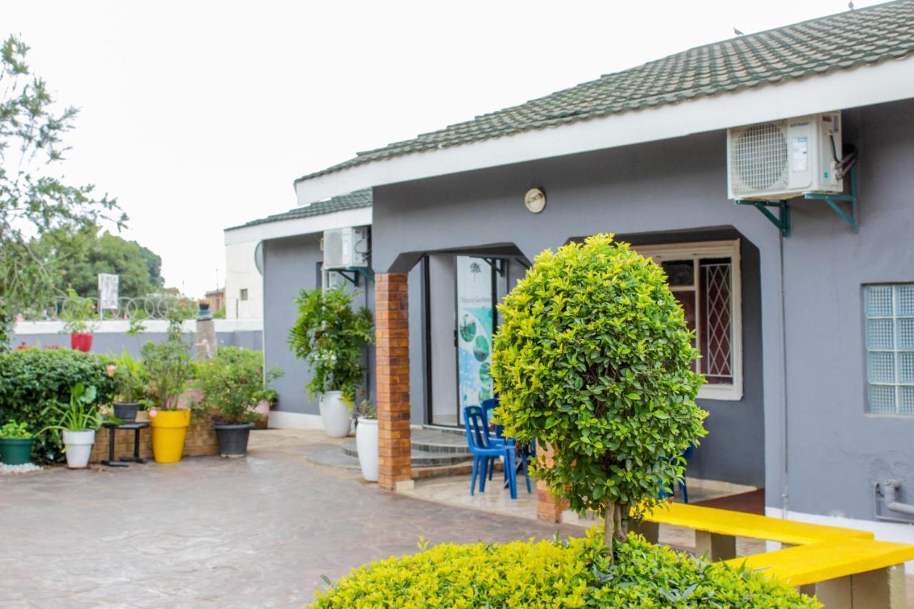 Motseleng Guest House Palapye Bagian luar foto